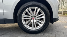 Jaguar F-Pace 2.0d Portfolio 5dr Auto AWD Diesel Estate